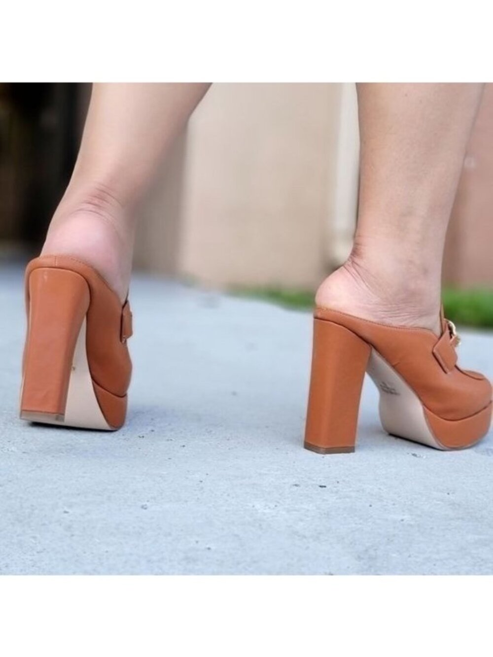 Tan Platform Heeled Mule Loafers with Gold Chain Closed Toe (size 5.5) - Picture 4 of 5